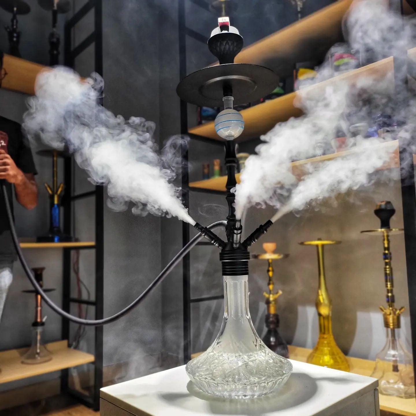 Luna - 4 Pipe / Hose Hookah