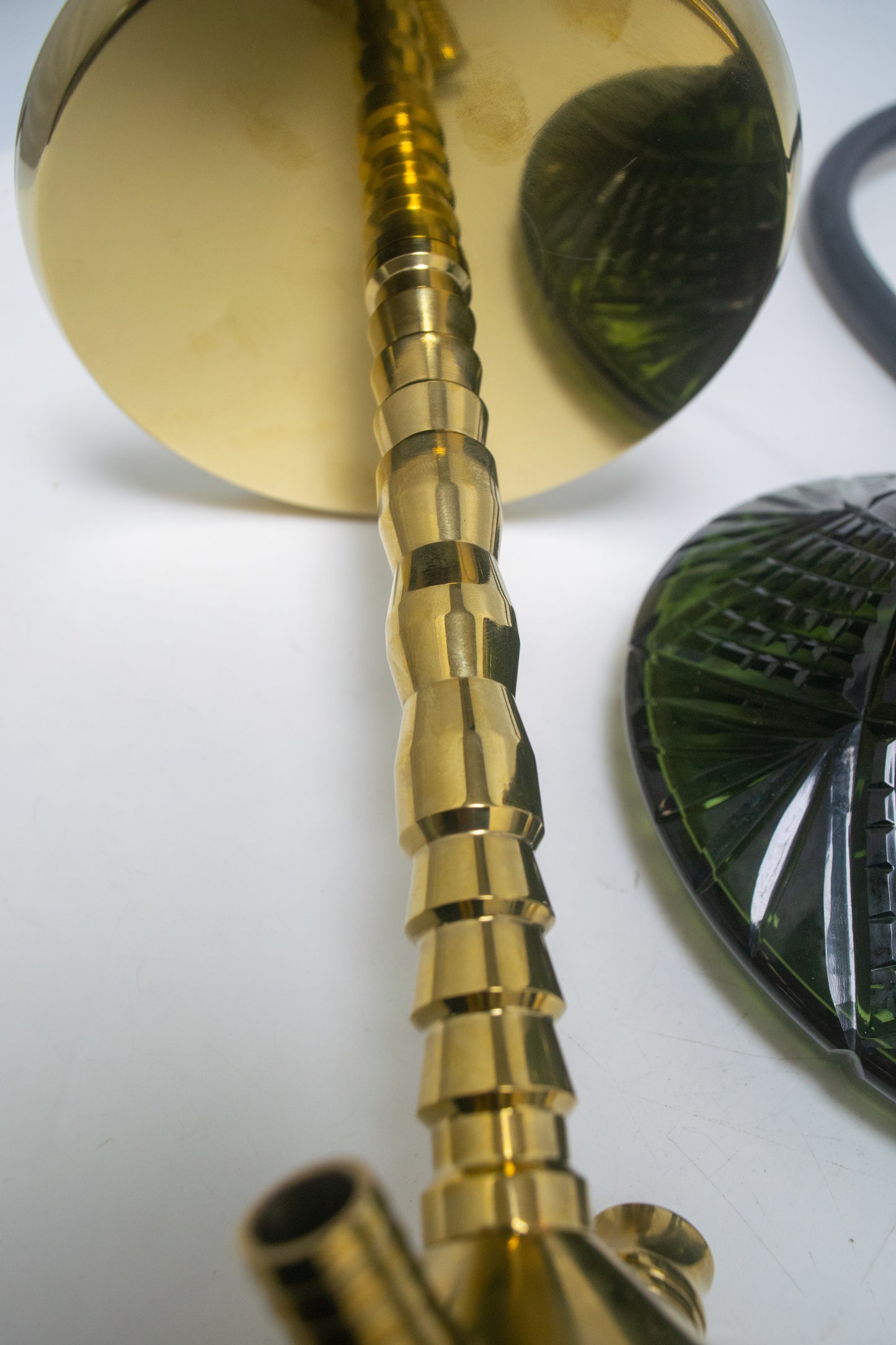 Fighter Ladder Hookah - Gold Stem / Black Base