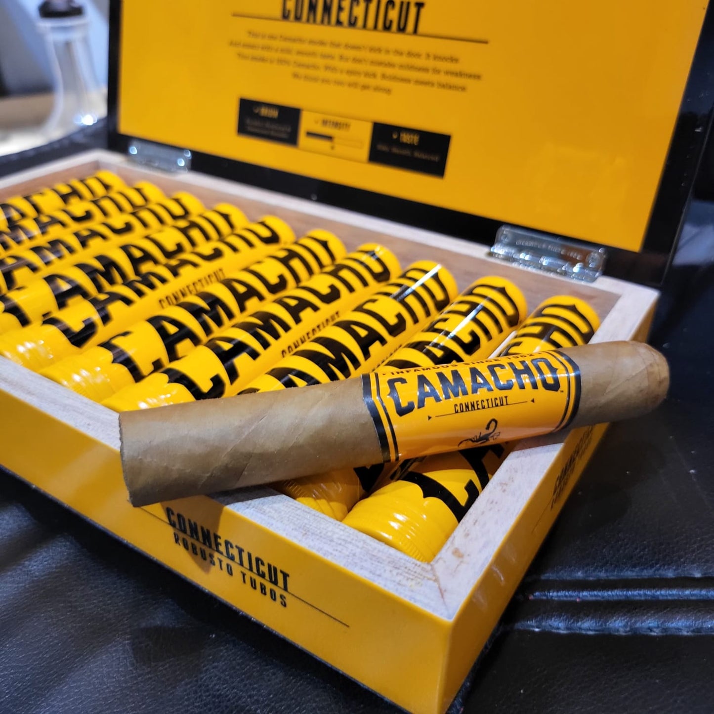 Camacho Connecticut Robusto Cigars